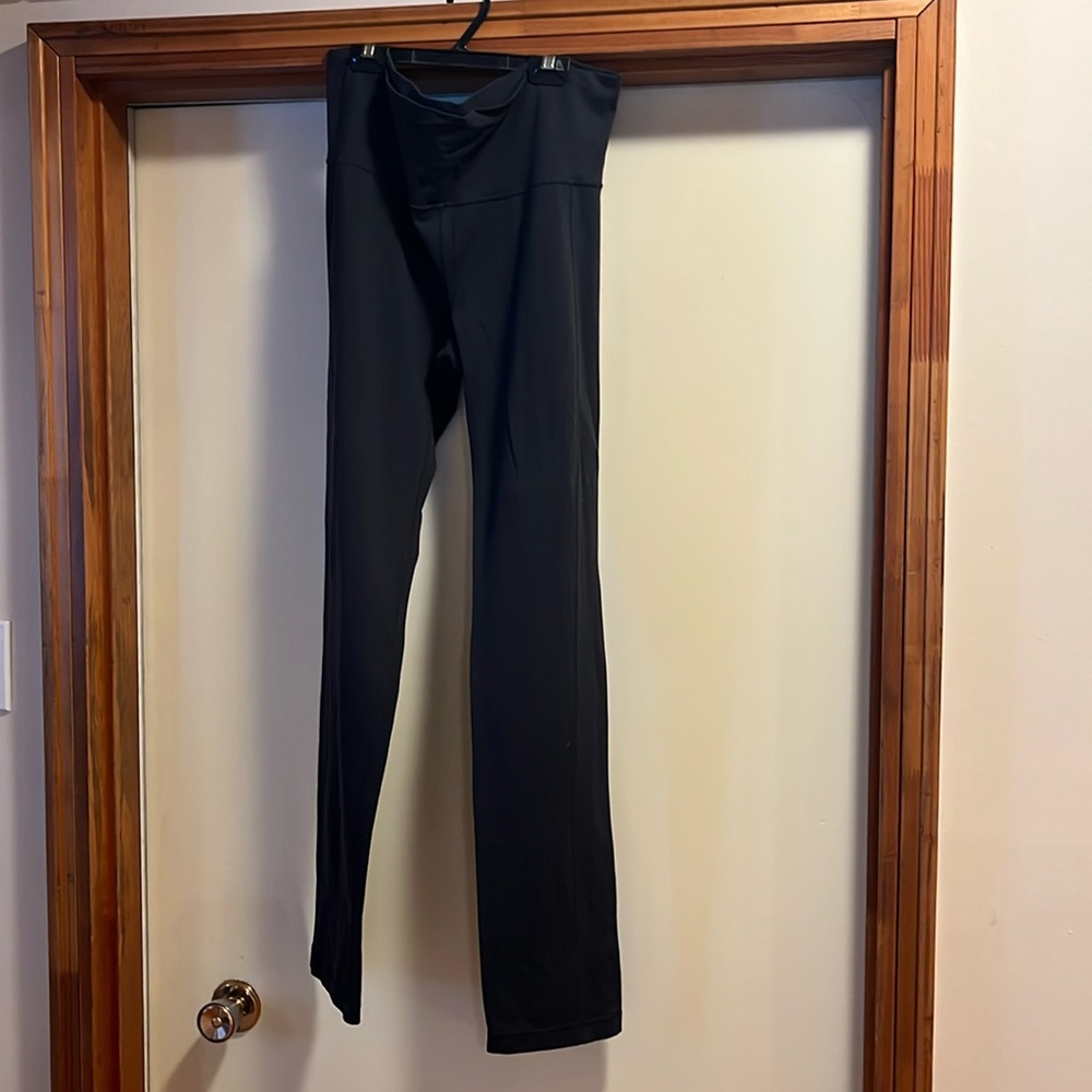 LULULEMON straight leg grey stretch pants SIZE 12 excellent used condition
